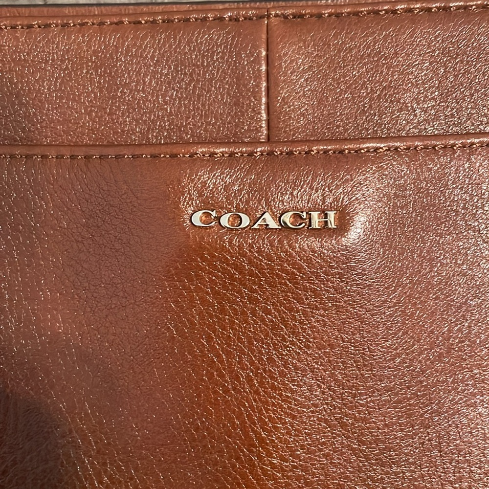 Coach authentic leather handbag - Picture 3 of 6